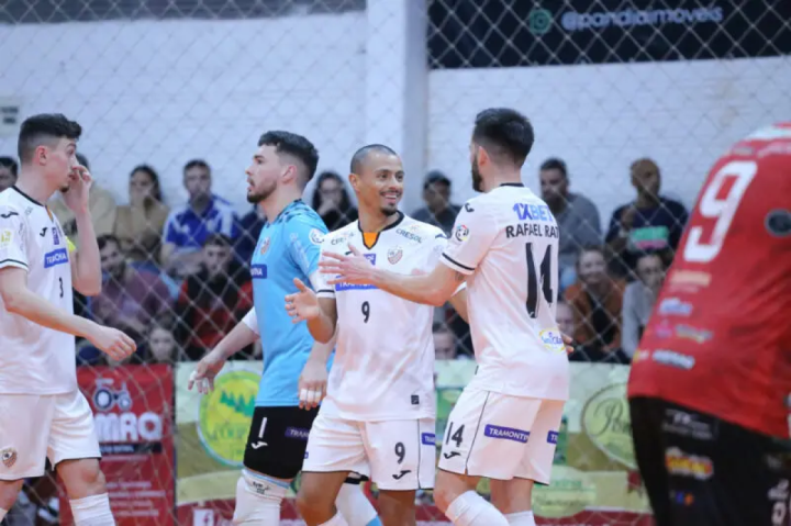 FutSal - ACBF vence jogo em casa pela Copa RS