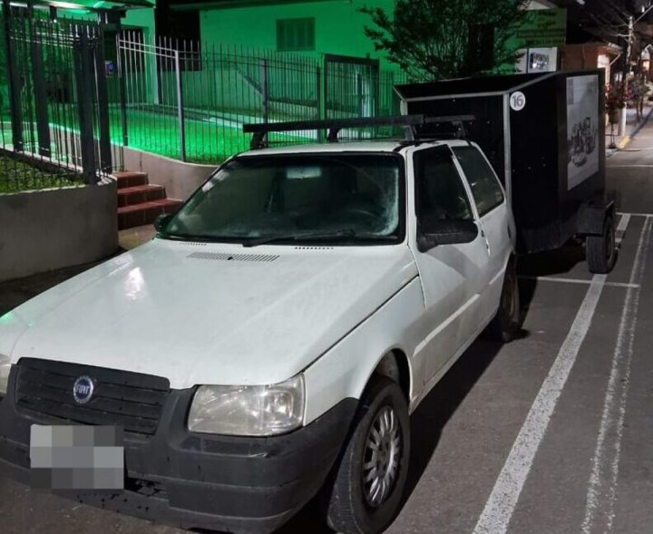 BRIOGADA MILITAR DE CARLOS BARBOSA RECUPERA CARRO ROUBADO