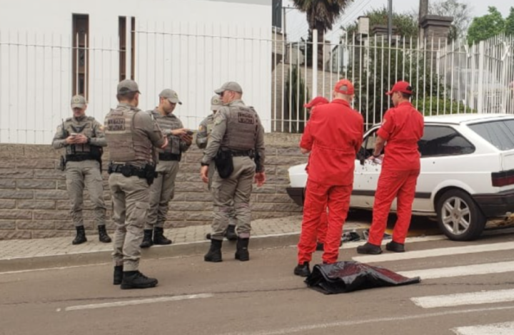  Homem  executado a tiros dentro de carro em Marau