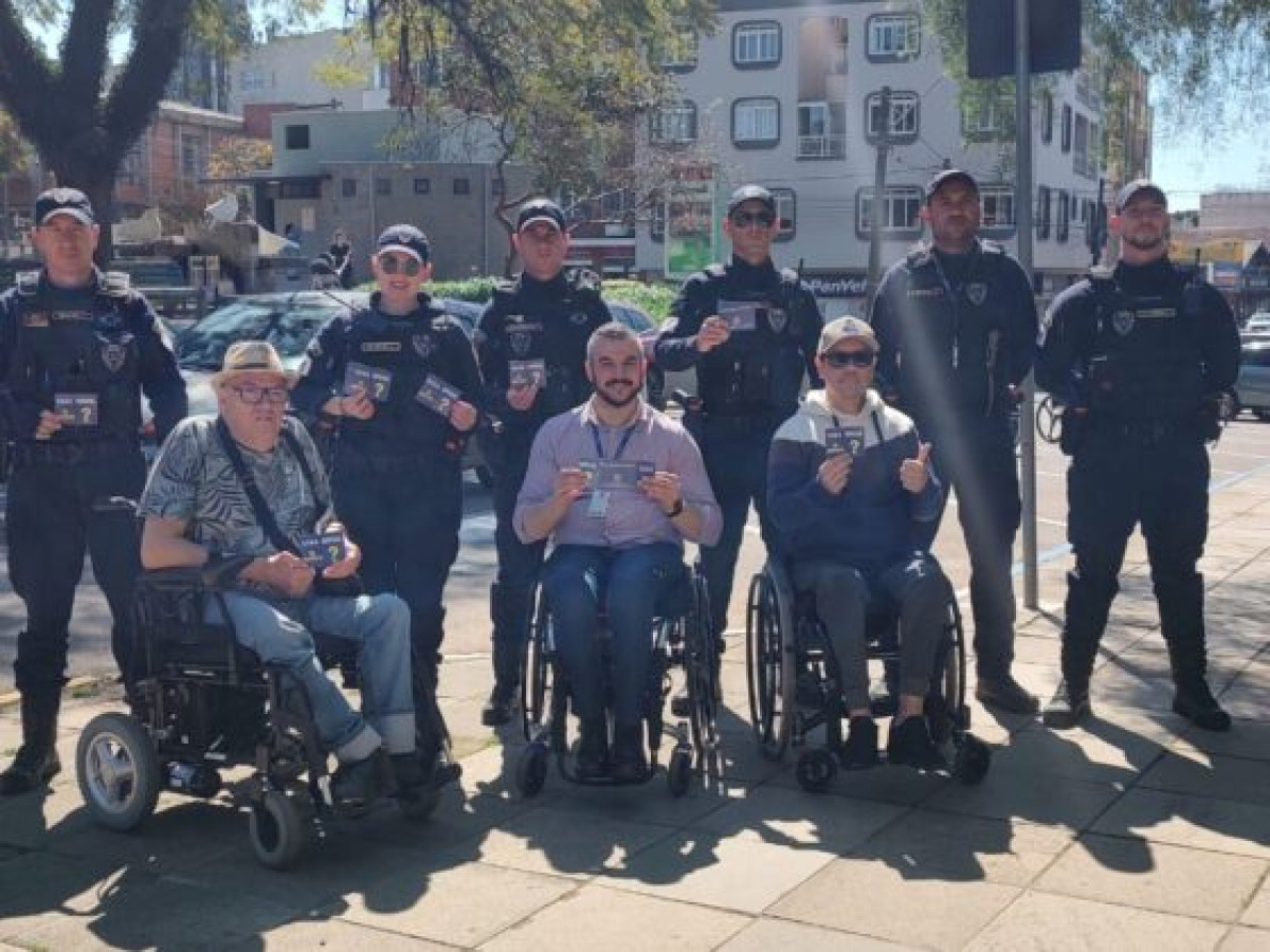 Cadeiras de rodas com ‘desculpas’ marcam ao do Dia Nacional de Luta da Pessoa com Deficincia em Barbosa